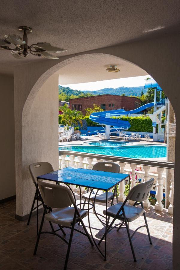 Hotel La Puerta Del Sol Ла Вега Екстериор снимка
